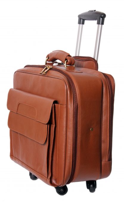 Hi-Flyer Overnight Bag with a retractable trolley - Image 3